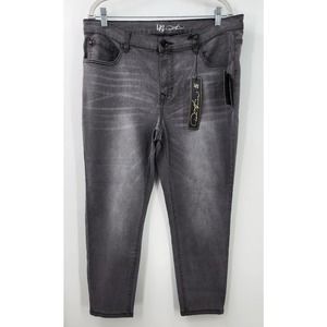New NWT DG^2 by‎ Diane Gilman Black Wash Skinny Jeans Size 16 P W